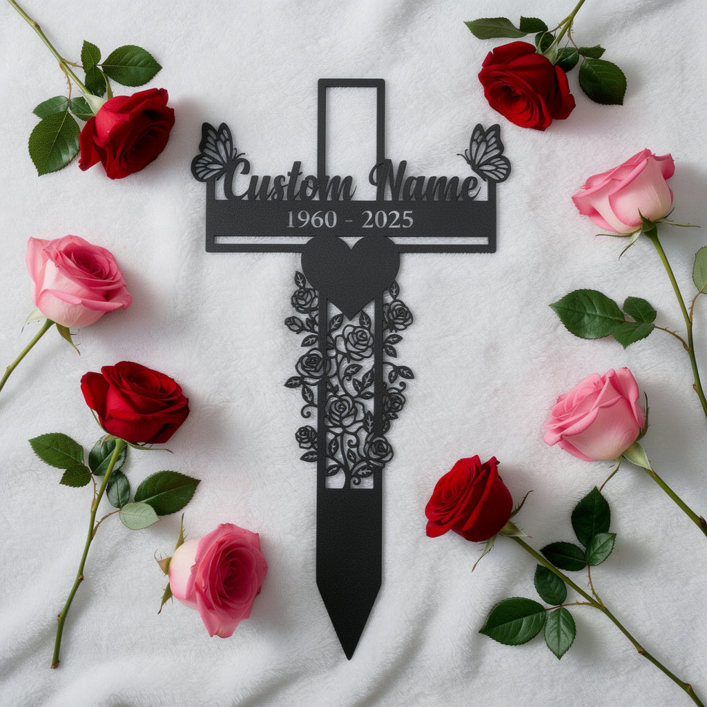 Personalisierter Gedenkstecker Kreuz mit Schmetterlingen und Rosen – Bild 8