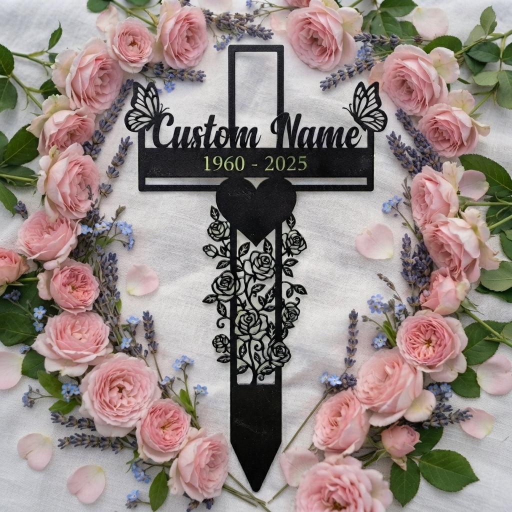 Personalisierter Gedenkstecker Kreuz mit Schmetterlingen und Rosen – Bild 2