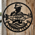 Personalisiertes Angler Metallschild mit Angelmotiv und Namen aus schwarzem Stahl